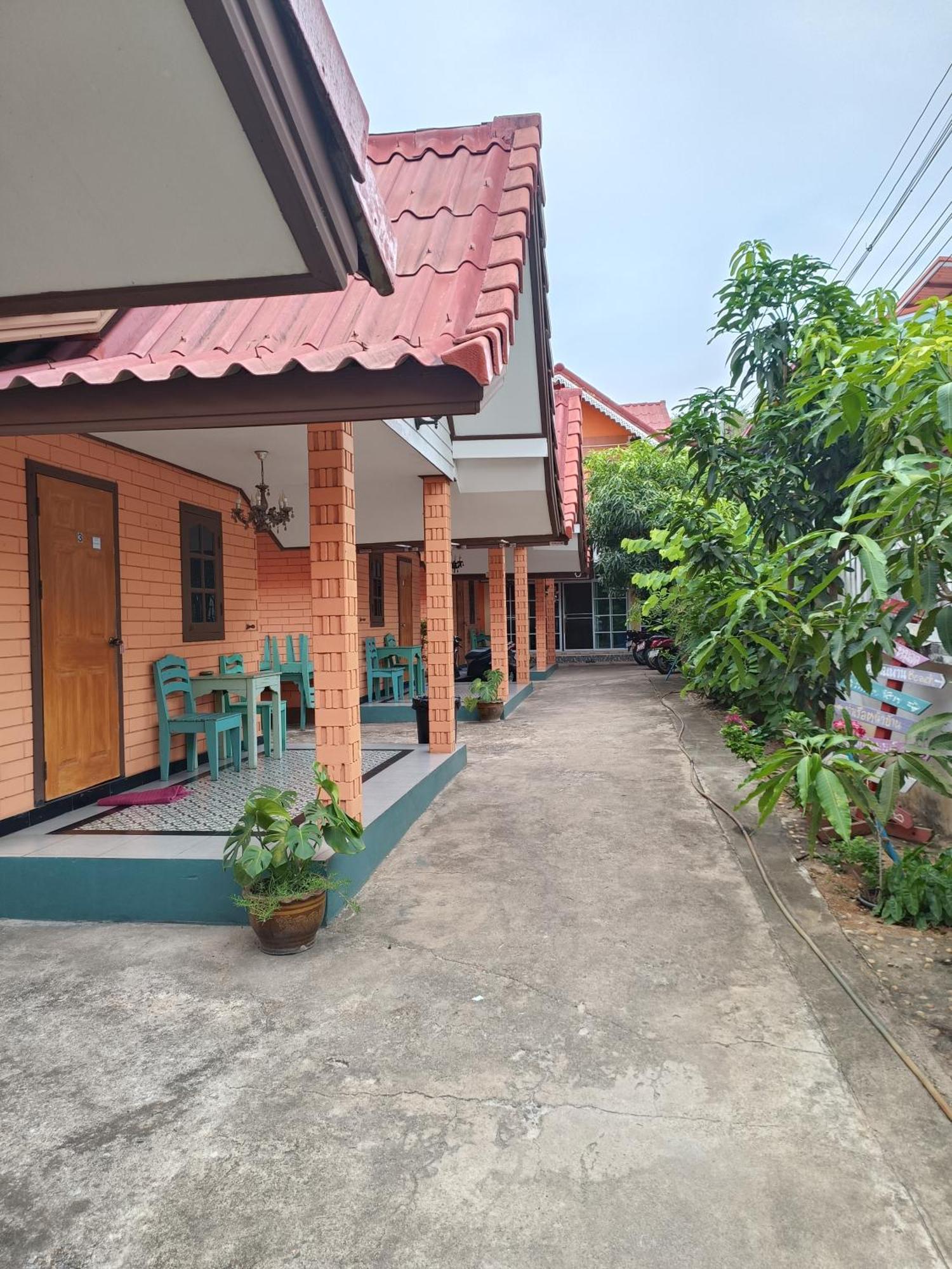 คิวทอง บังกะโล Koh Larn Ngoại thất bức ảnh